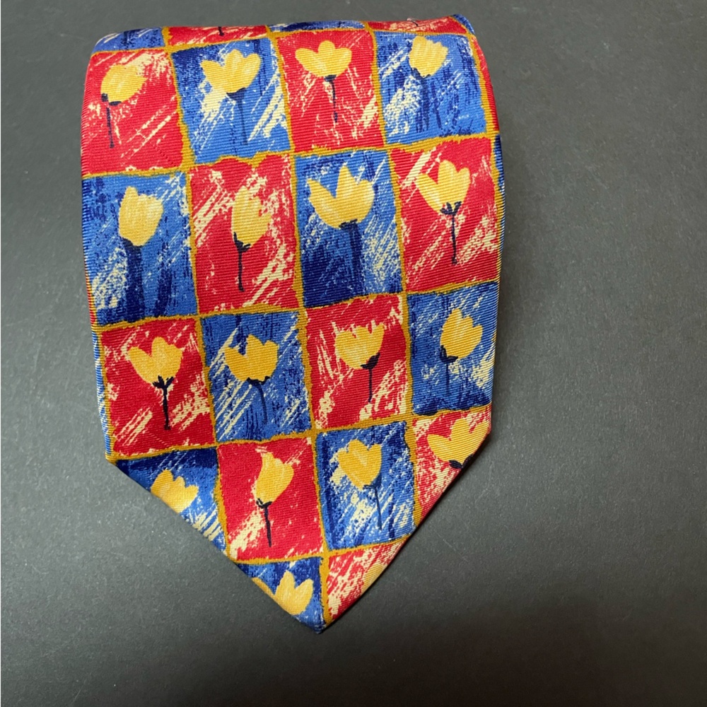 Rogue Men’s Red Blue Yellow Geometric Flower Neck Tie